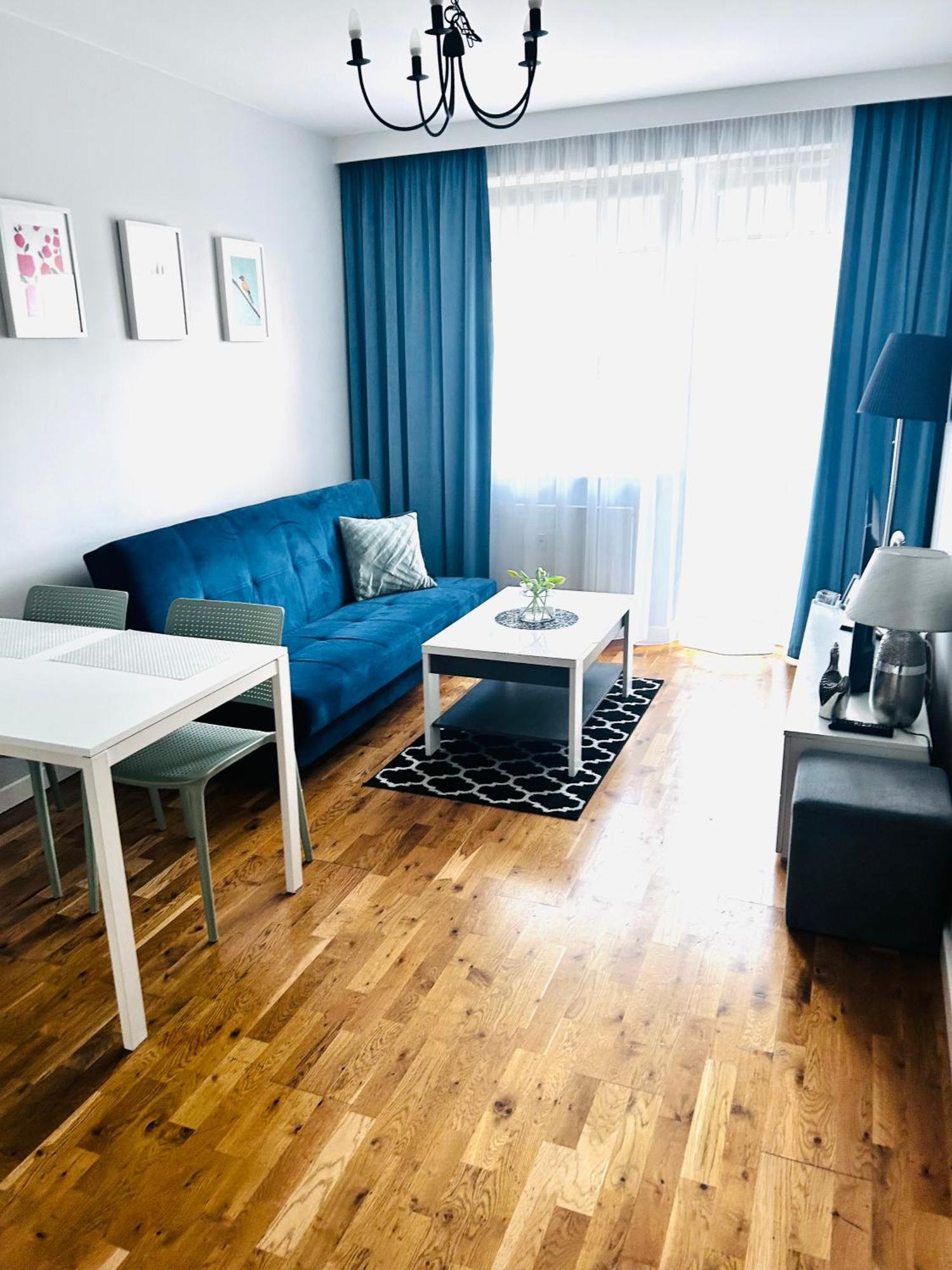 Apartament Manhattan กอร์ซุฟเวียลคอปอลสกี ภายนอก รูปภาพ