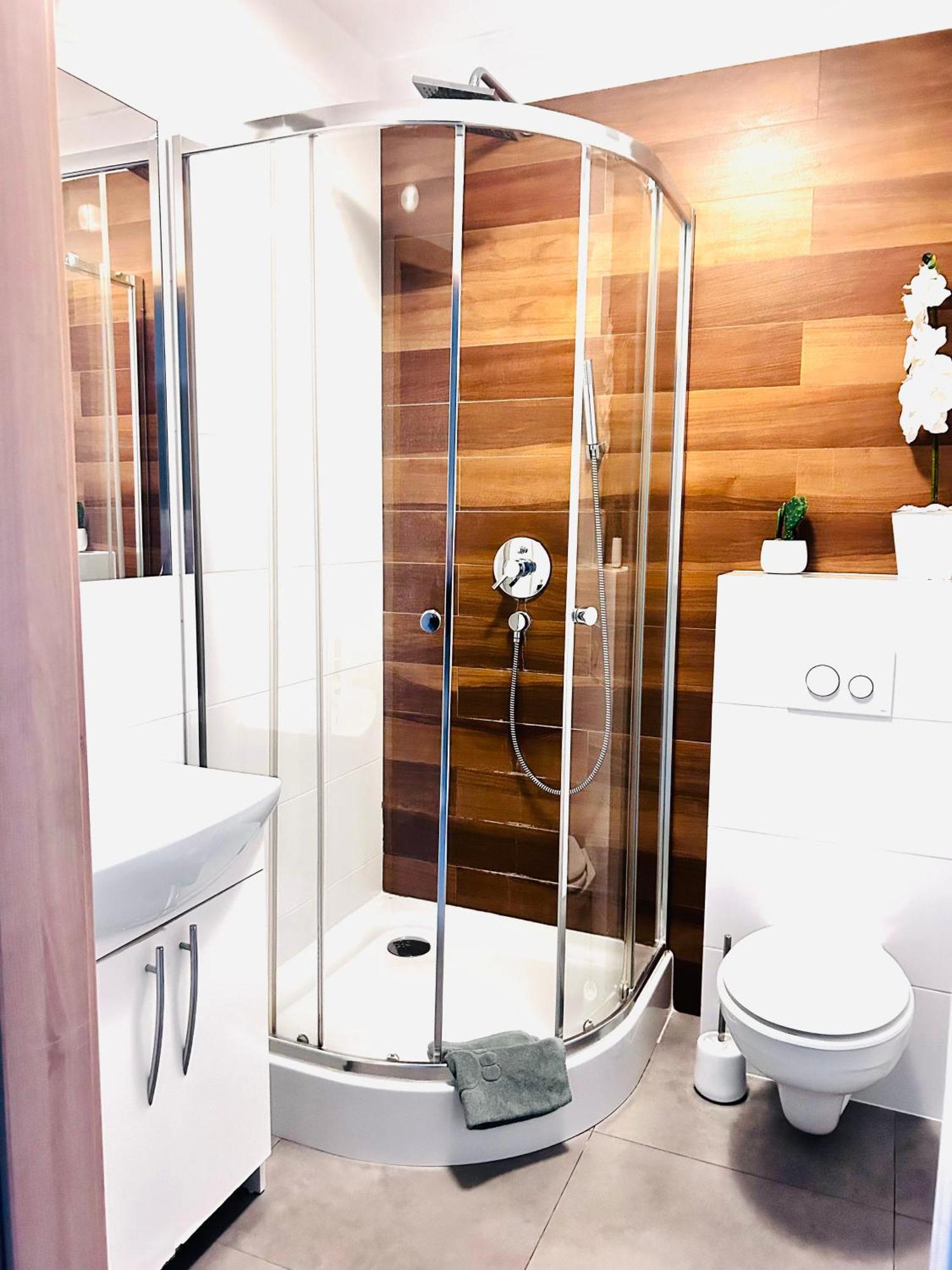 Apartament Manhattan กอร์ซุฟเวียลคอปอลสกี ภายนอก รูปภาพ