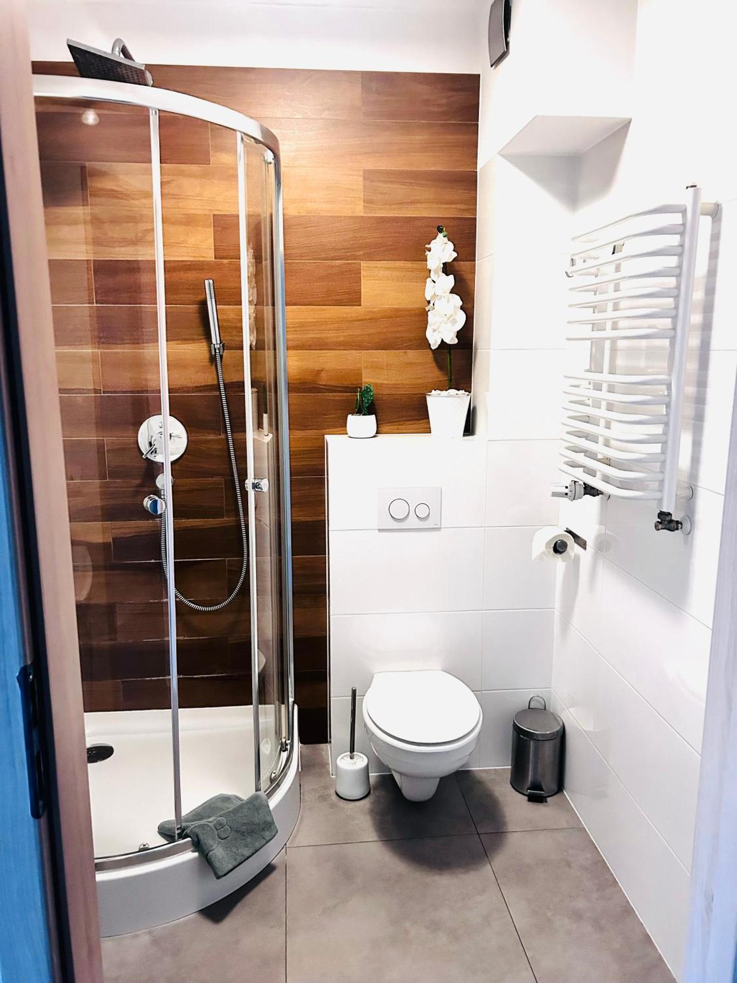 Apartament Manhattan กอร์ซุฟเวียลคอปอลสกี ภายนอก รูปภาพ