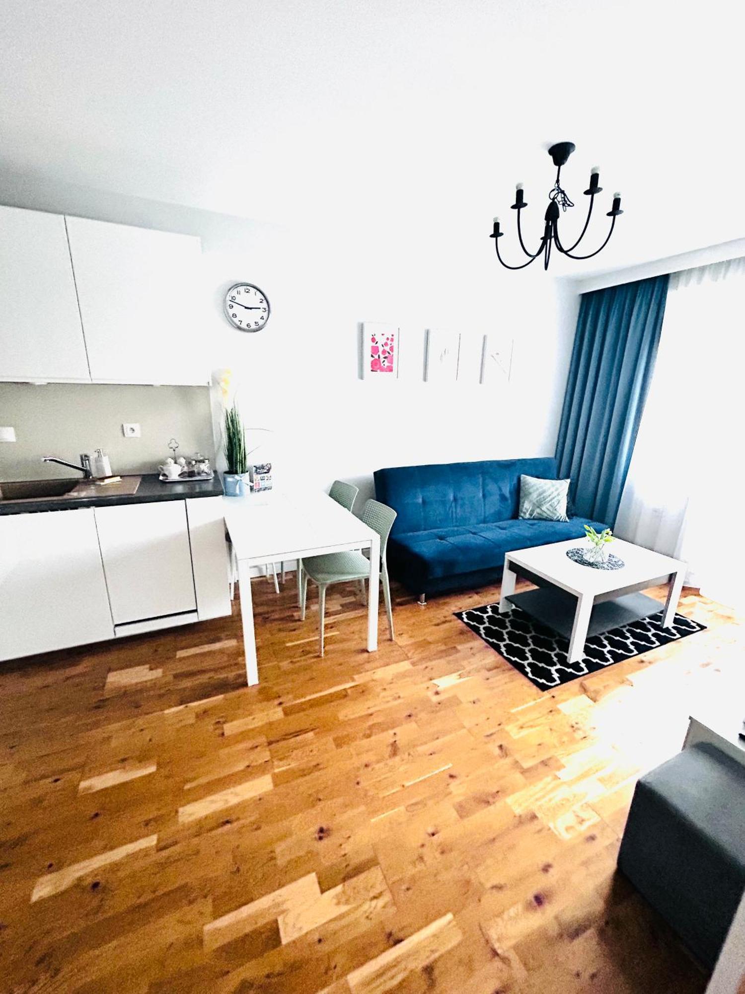 Apartament Manhattan กอร์ซุฟเวียลคอปอลสกี ภายนอก รูปภาพ
