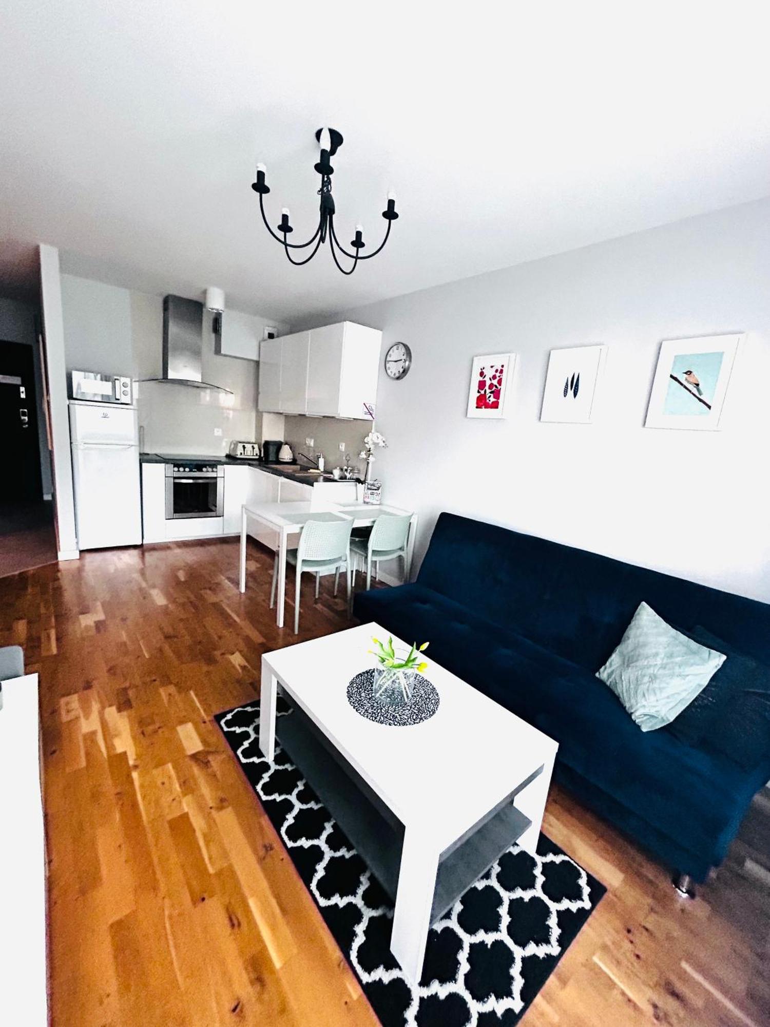 Apartament Manhattan กอร์ซุฟเวียลคอปอลสกี ภายนอก รูปภาพ